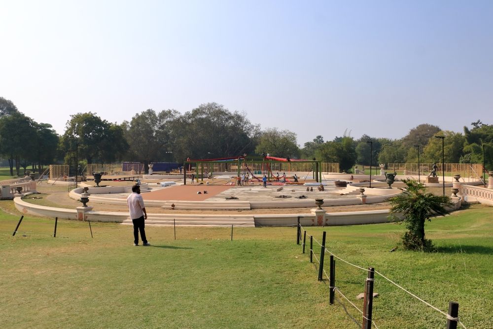 laxmi vilas palace visiting hours